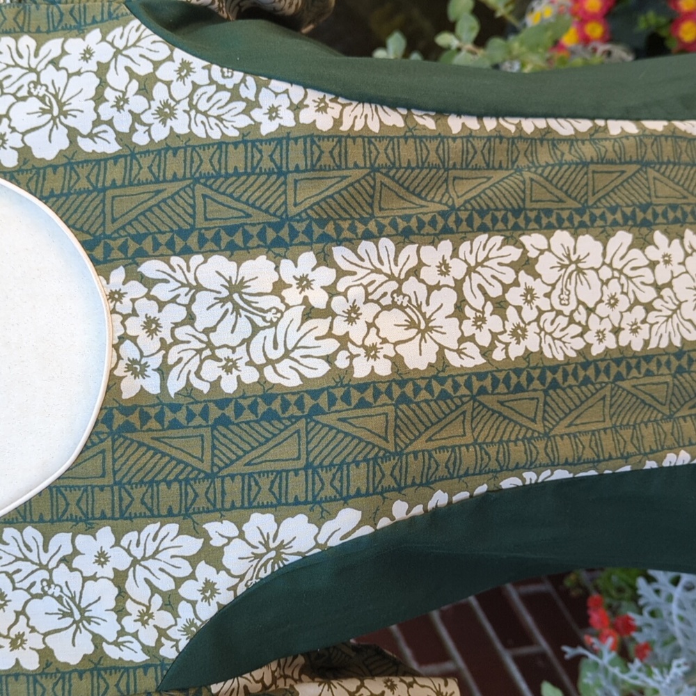 Vintage Hawaiian Lolenani Dress - Picture 4 of 10